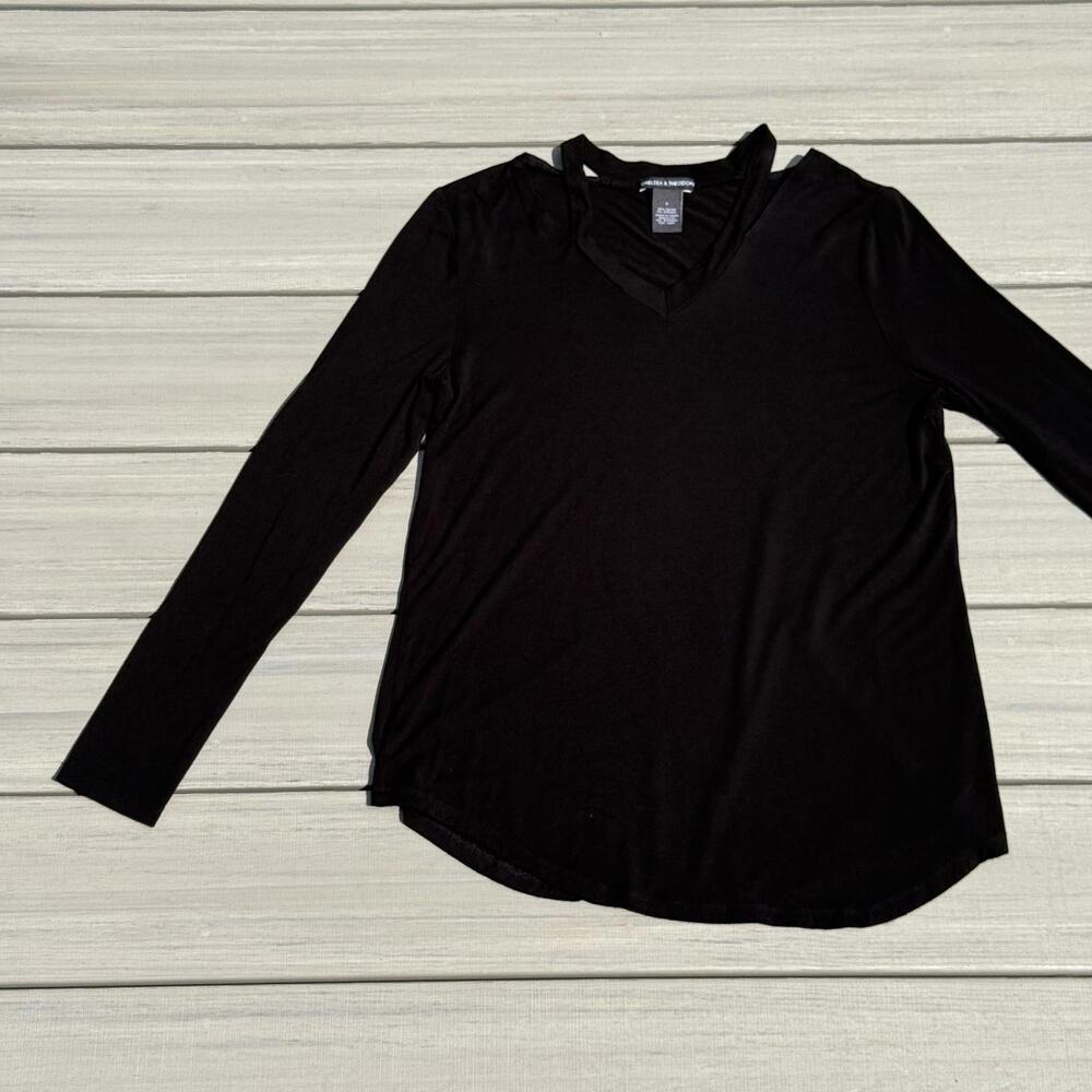 Chelsea & Theodore Shirt Womens Small Black Long Sleeve V Neck Stretch Top Soft